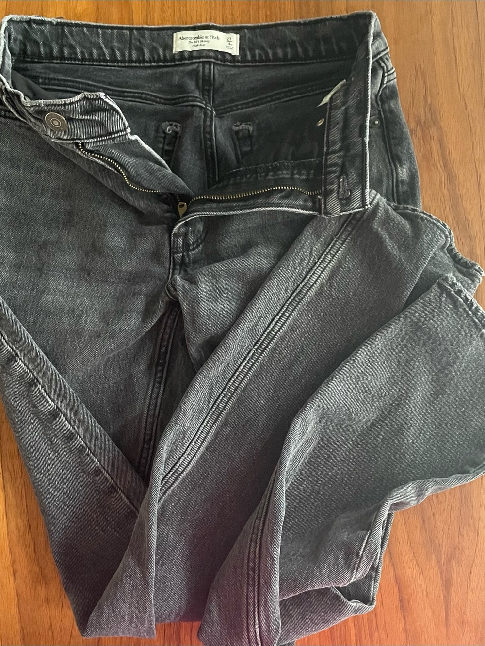 Abercrombie & Fitch Women's High Rise 90s Straight Jean